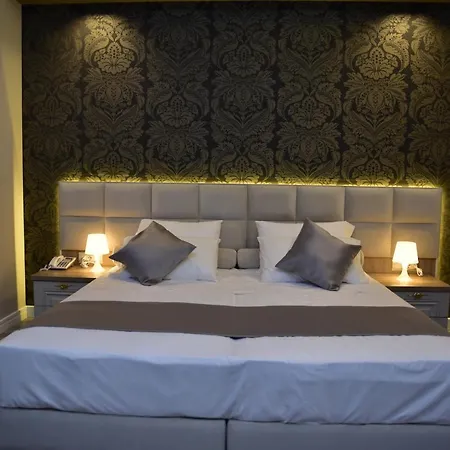 The King Hotel 4*